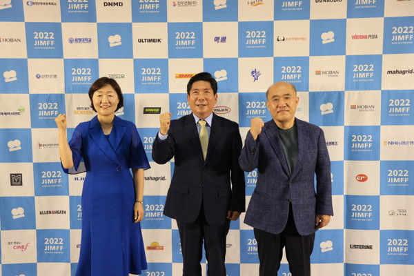 왼쪽부터 맹수진 프로그래머, 김창규 조직위원장, 조성우 집행위원장