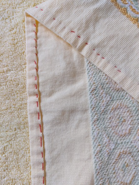 어머니 손길이 여기 저기 수북수북