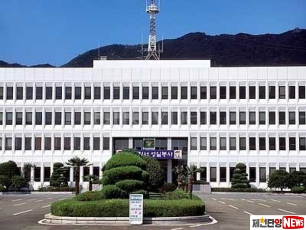 필자는 경찰공무원으로 재직할 당시 가톨릭 신앙의 불모지나 다름없었던 경찰조직에 경찰 신부를 위촉하는 등 복음전파에 헌신했다.