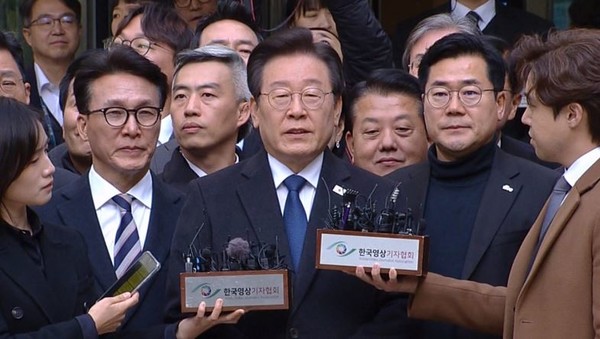 서울중앙지방법원 형사합의33부(김동현 부장판사)는 2024년11월25일 피고인 이재명의 위증교사 혐의 재판에서 무죄를 선고했다.