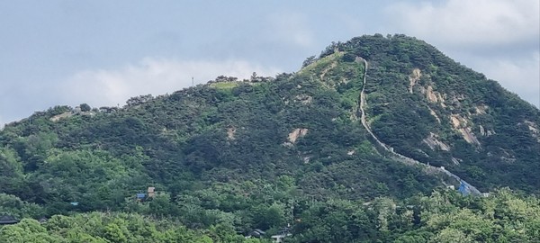 청왜대 뒷편 북악산/애독자 장경순씨 제공