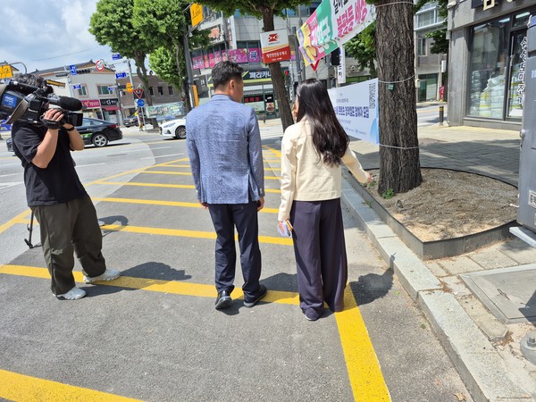 사건 발생 장소에서 mbc 취재진과 김 전  시의원