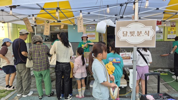 떡뽂이, 물오뎅, 짜장면 인기