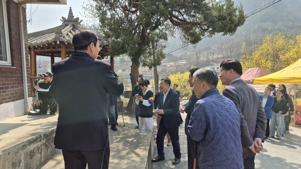 제천시 수산면 상천리 산수유 축제 현장