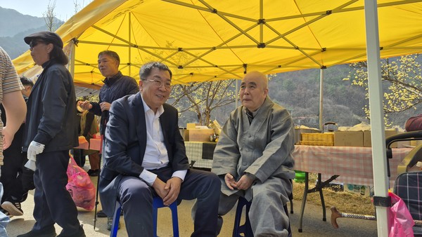 제천시 수산면 상천리 산수유 축제 현장